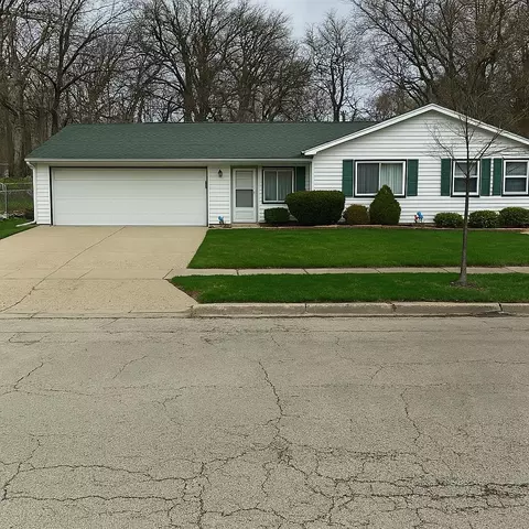 222 Clara Ave, Rockford, IL 61104