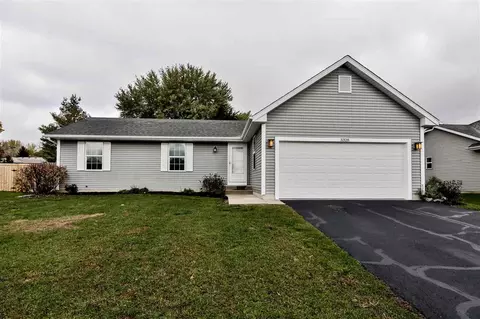 3328 Citadel Dr, Rockford, IL 61108