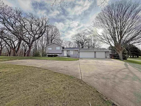 7157 N German Church Rd, Byron, IL 61010