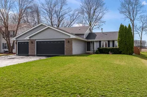 10542 Meadowsweet, Roscoe, IL 61073