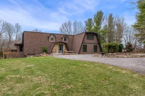 8325 E Crockett Rd, Roscoe, IL 61073