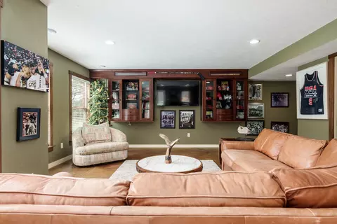 8325 E Crockett Rd, Roscoe, IL 61073 photo 49