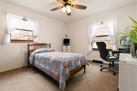 Bedroom - 5569 Grove St, Roscoe, IL 61073 photo 3 of 3