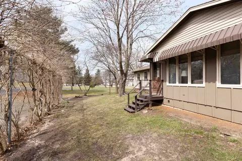 Exterior - 5569 Grove St, Roscoe, IL 61073 photo 6 of 6