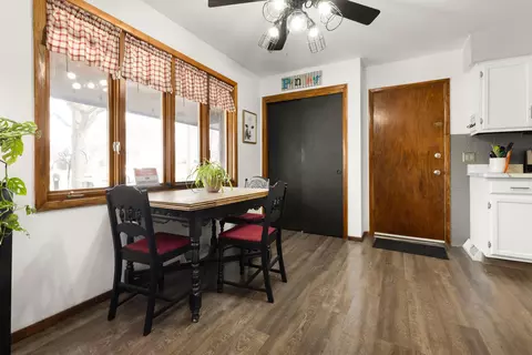 Dining - 5569 Grove St, Roscoe, IL 61073 photo 1 of 2