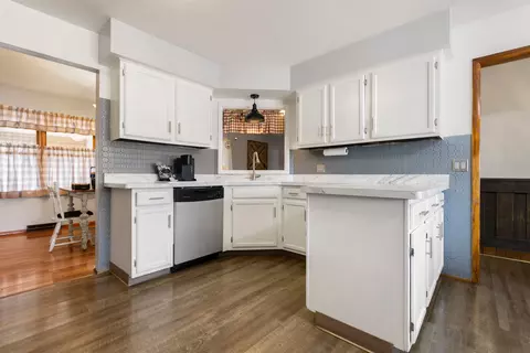 Kitchen - 5569 Grove St, Roscoe, IL 61073 photo 3 of 3