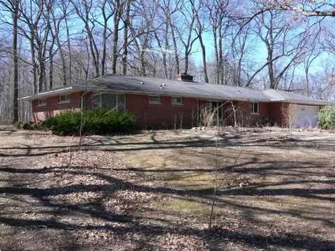 4690 Black Oak Trl, Rockford, IL 61101