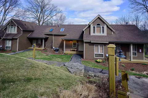 119 Walnut Hill Dr, Galena, IL 61036