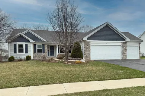9138 Leicester Way, Roscoe, IL 61073