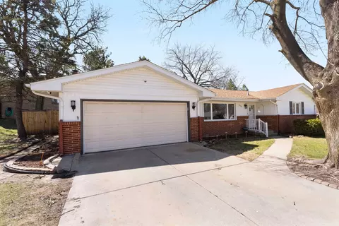 4893 Braewild Rd, Rockford, IL 61107