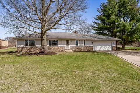 6615 Happy Acres Rd, Rockford, IL 61101