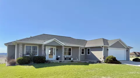 580 Hubert St, Stockton, IL 61085