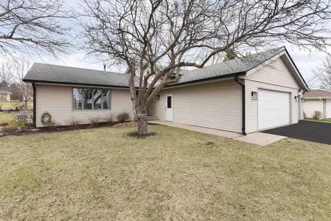 875 Williamsport Dr, Rockford, IL 61102