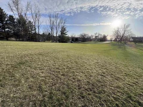270 Wickshire Dr, Davis, IL 61019 photo 2