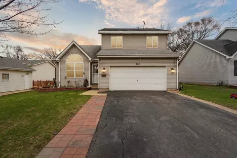 933 Cookane Ave, Elgin, IL 60120