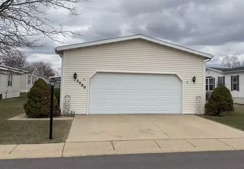 2080 Blossom Ln, Belvidere, IL 61008