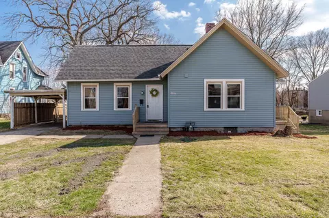 1227 5th Ave, Rockford, IL 61104