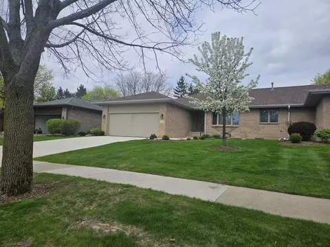 1150 Fox Chase Ln, Rockford, IL 61107