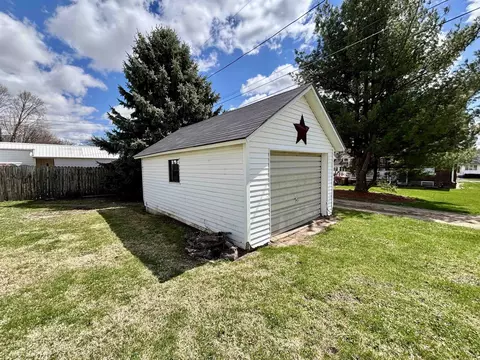 228 W Prairie St, Lanark, IL 61046 photo 18
