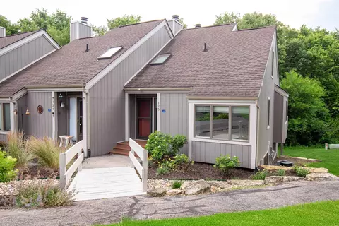 125 Plum Cove Dr, Galena, IL 61036