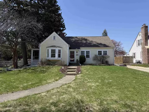 1038 N 8th St, Rochelle, IL 61068