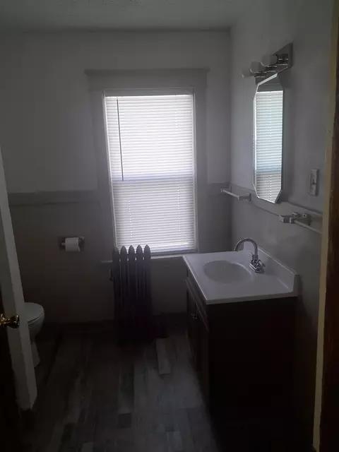 Bath - 1260 Central Ave, Beloit, WI 53511 photo 1 of 2