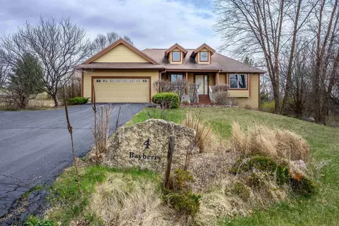 4 Bayberry Dr, Galena, IL 61036