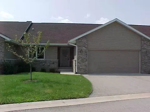 2080 Cherokee Ct, Freeport, IL 61032
