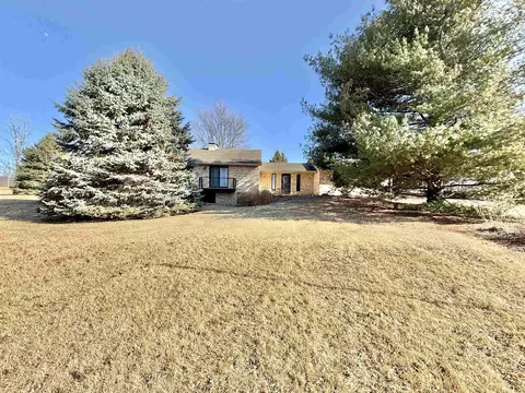 11245 Fox Trail Rd, Durand, IL 61024 photo 2