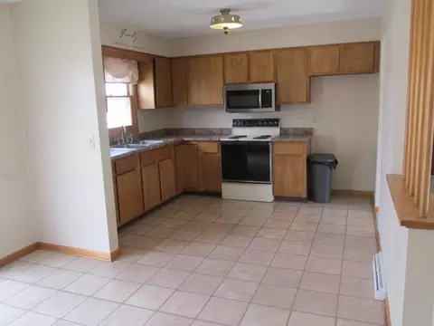 1932 Middlebury Rd, Freeport, IL 61032 photo 7