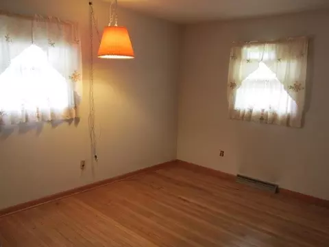1932 Middlebury Rd, Freeport, IL 61032 photo 13