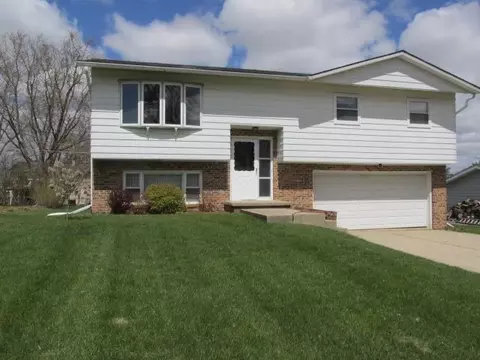 1932 Middlebury Rd, Freeport, IL 61032 photo 2