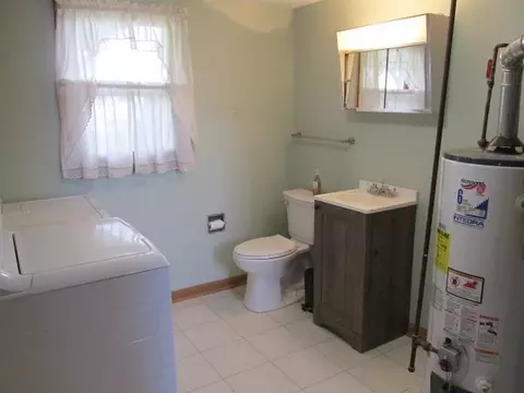 1932 Middlebury Rd, Freeport, IL 61032 photo 19