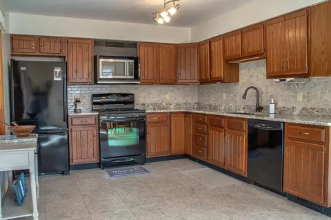 Kitchen - 7 A252 Tomahawk Ln, Apple River, IL 61001 photo 2 of 2