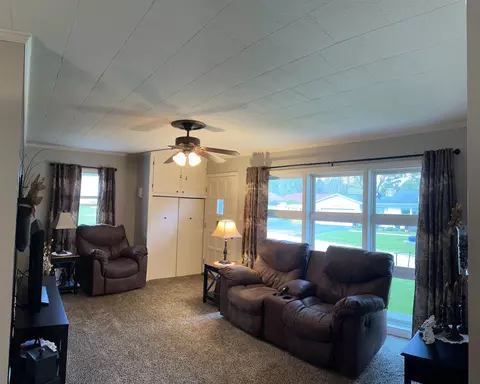 802 E Middle, Mount Carroll, IL 61053 photo 8