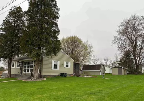 802 E Middle, Mount Carroll, IL 61053 photo 22