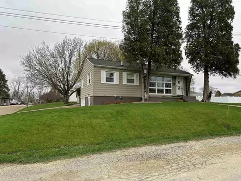 802 E Middle, Mount Carroll, IL 61053 photo 18