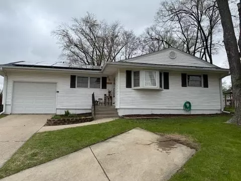 1408 Apache Dr, Rockford, IL 61107