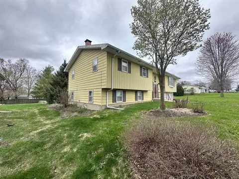 1804 W Fairview Rd, Freeport, IL 61032 photo 14
