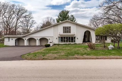 6753 Squire Ln, Loves Park, IL 61111
