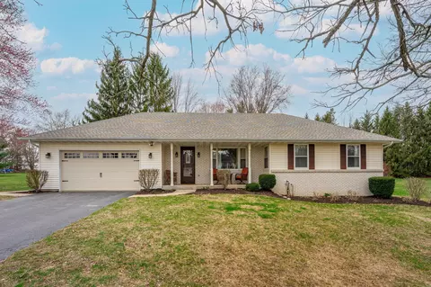 7919 Windspoint Rd, Roscoe, IL 61073