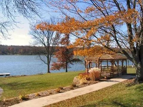 1310 Chadbourne, Lake Summerset, IL 61019 photo 3