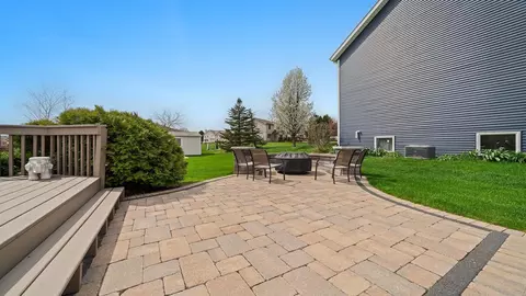 Exterior - 372 Ivyleaf Ct, Roscoe, IL 61073 photo 3 of 12