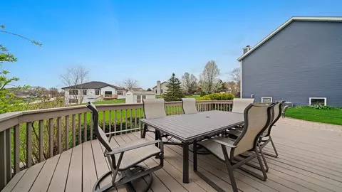 Exterior - 372 Ivyleaf Ct, Roscoe, IL 61073 photo 6 of 12