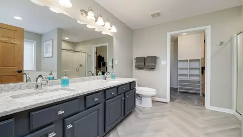 Bath - 372 Ivyleaf Ct, Roscoe, IL 61073 photo 2 of 4