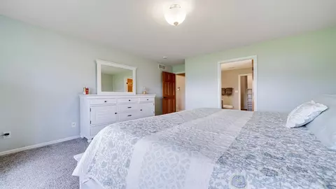 Bedroom - 372 Ivyleaf Ct, Roscoe, IL 61073 photo 2 of 6