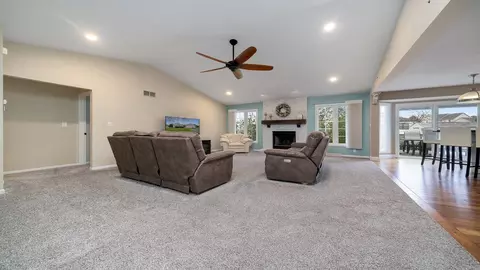 Living - 372 Ivyleaf Ct, Roscoe, IL 61073 photo 1 of 3
