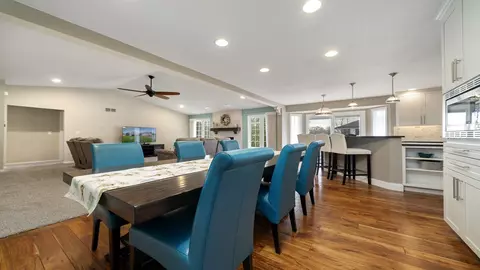 Dining - 372 Ivyleaf Ct, Roscoe, IL 61073 photo 3 of 3