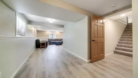 Entry Way - 372 Ivyleaf Ct, Roscoe, IL 61073 photo 4 of 4