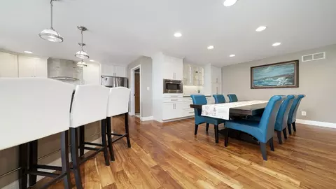 Dining - 372 Ivyleaf Ct, Roscoe, IL 61073 photo 2 of 3
